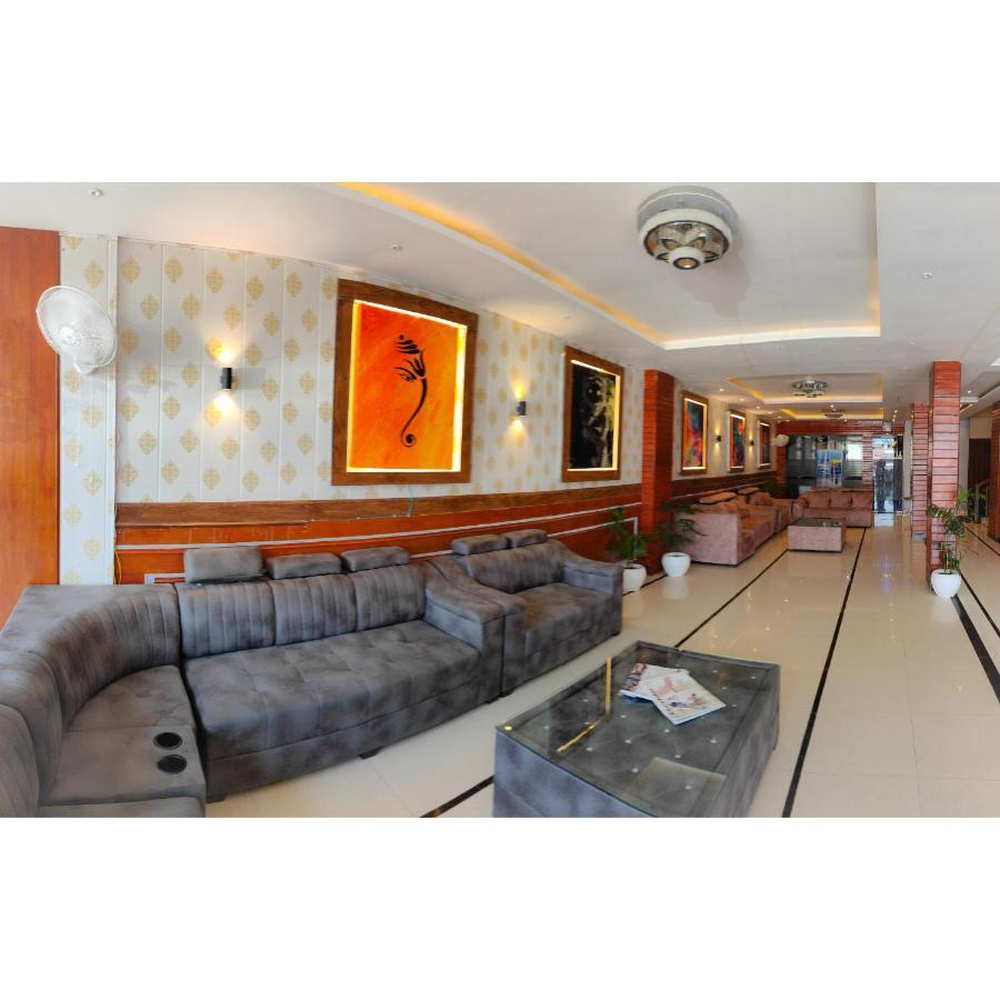 The Royal Bhumesh Hotel Katra  Exterior photo