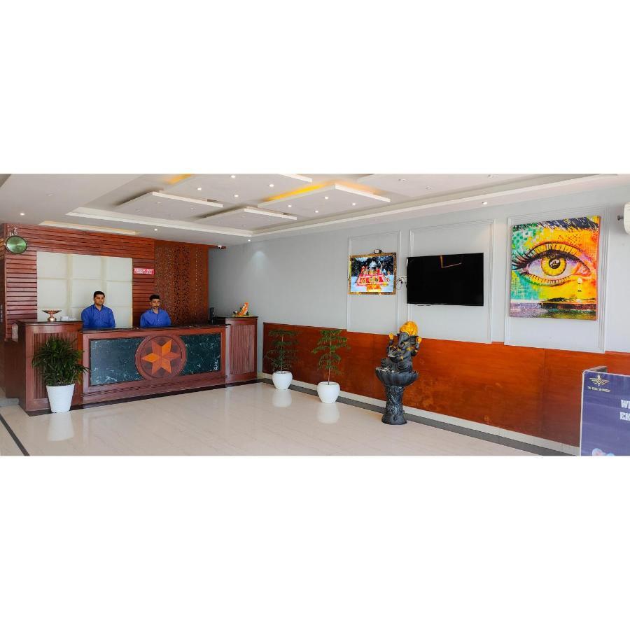 The Royal Bhumesh Hotel Katra  Exterior photo